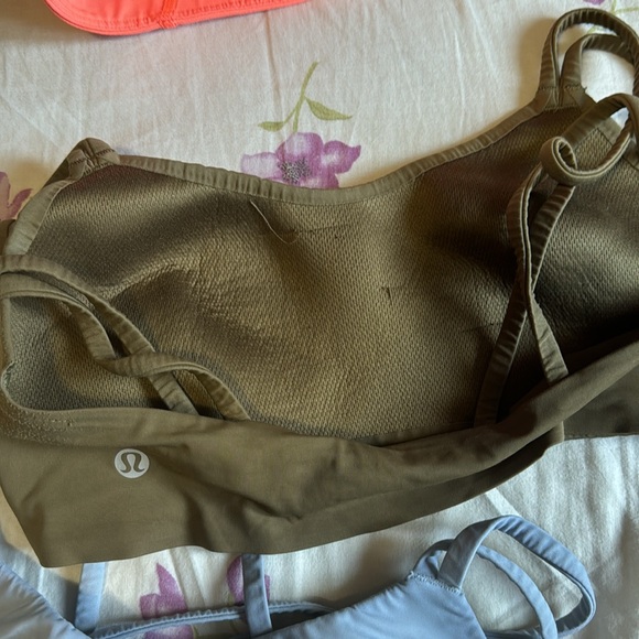 Lululemon bra size 6 - Picture 3 of 3